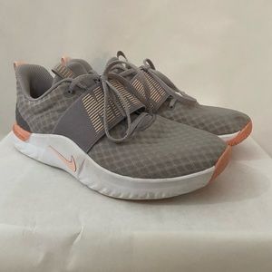 NIKE tennis shoes womens